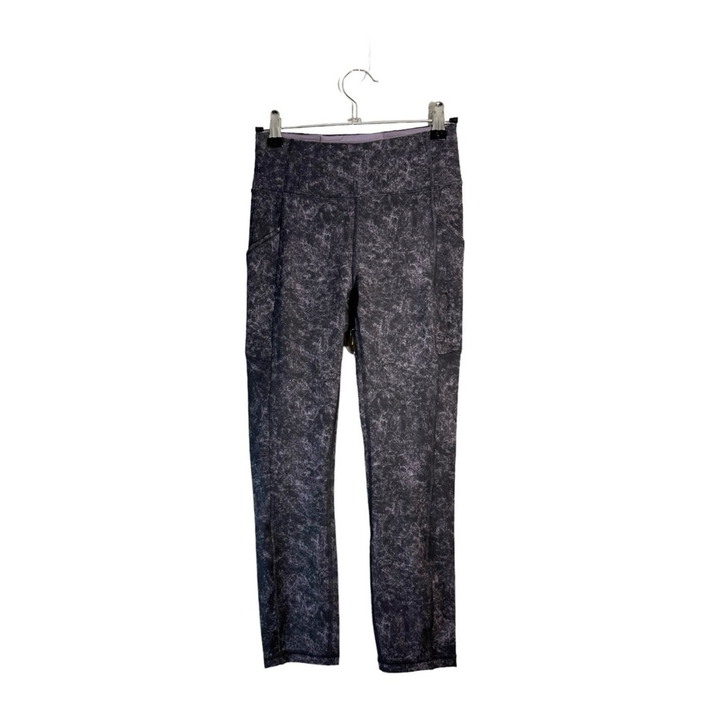 Lululemon Invigorate High-Rise Crop in Denim Wash Print Dusky Lavender Black